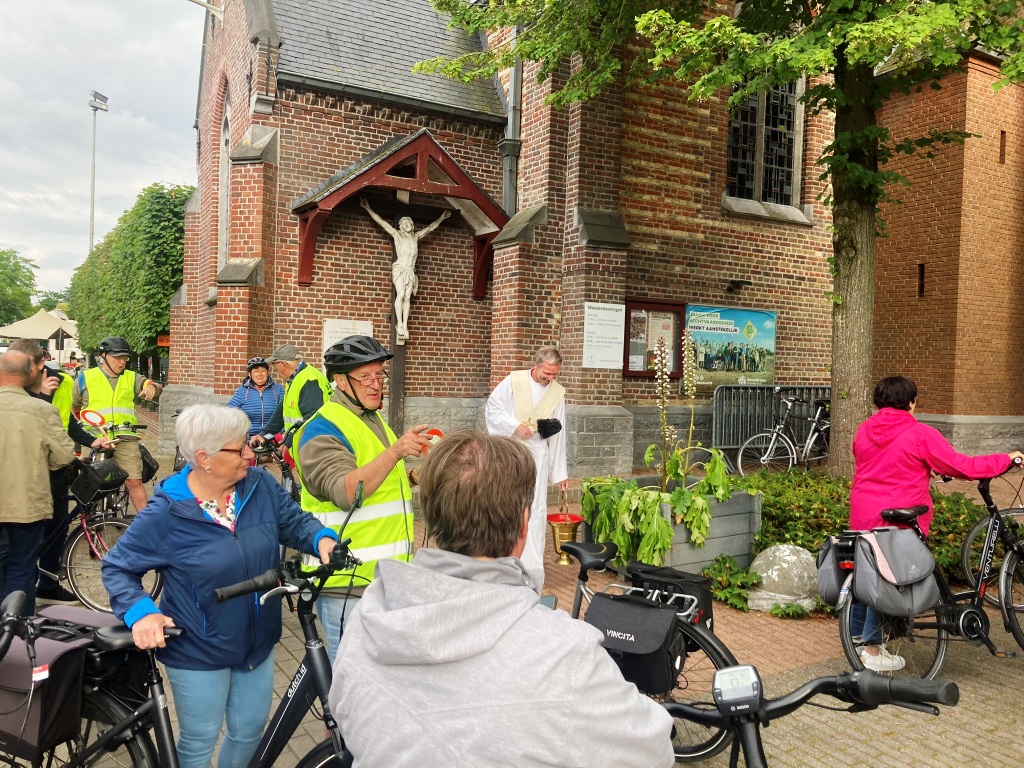 Sint-Jansfietstocht zegening